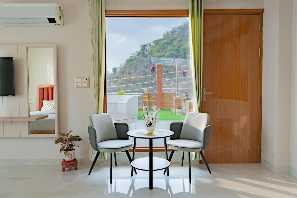 The Sage Villa - Luxury Homestay In เดห์ราดุน ภายนอก รูปภาพ